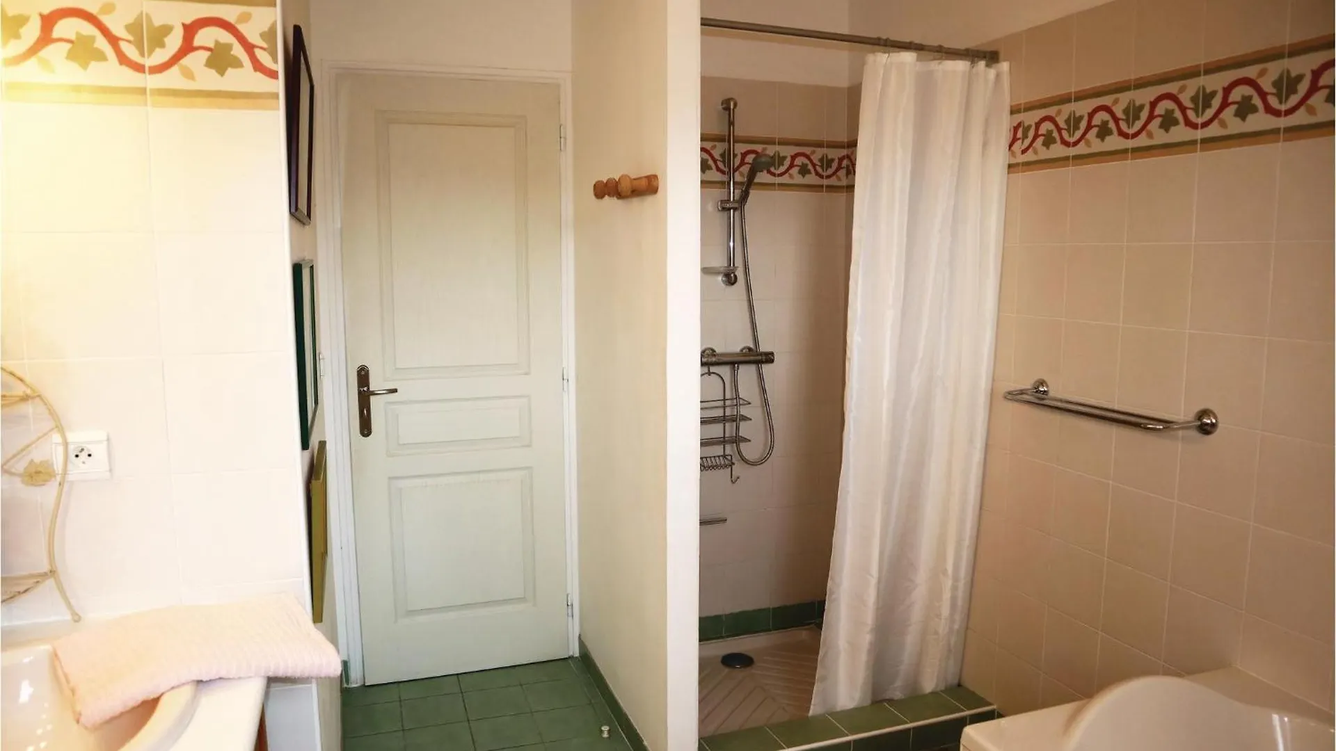 Holiday home 3 Bedroom Awesome Home In Orgnac Laven France