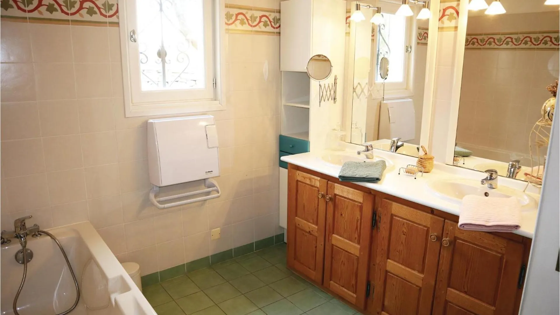 3 Bedroom Awesome Home In Orgnac Laven 0*, Orgnac-l'Aven France